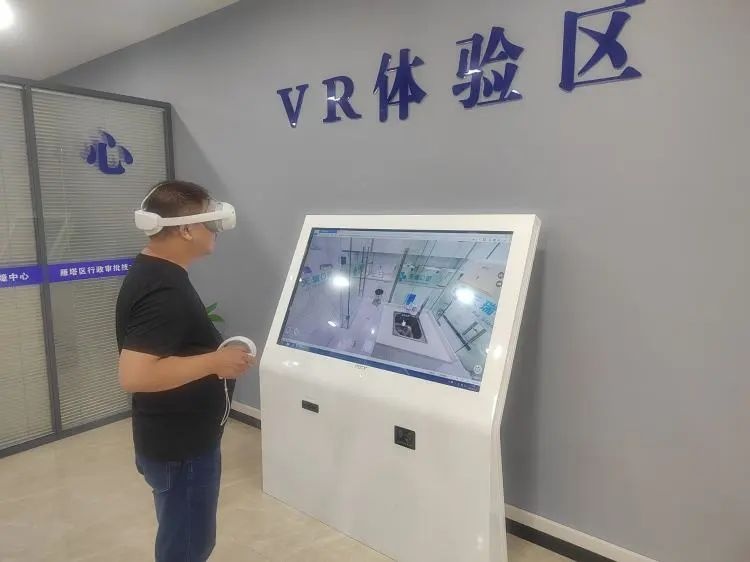 坐在啤酒交易所旁看演出馋街醉巷美食多全城游戏互动不停……啤酒城崂山会场吃喝玩乐全齐了(图1)