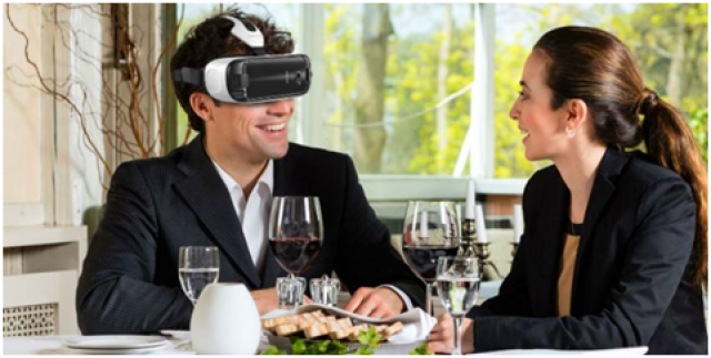 为了吸引年轻人这家餐厅竟采用VR技术让顾客“吃饭”(图1)