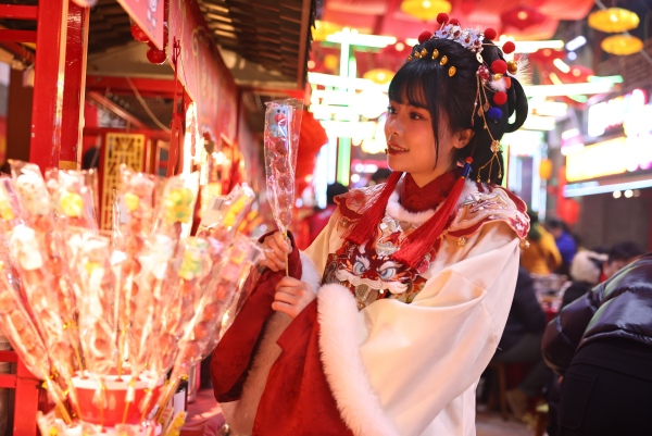 九游app入口：来江北品美食、过大年 “渝味360碗”美食街区开街(图3)