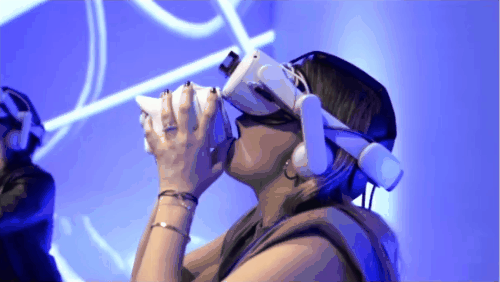 九游娱乐：艺术家展示VR美食品尝装置_VR陀螺(图1)