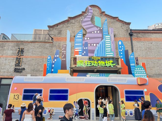 最会玩的这届“书展人”在静安掀起了“书香消费”热潮！丨看书展逛静安(图6)