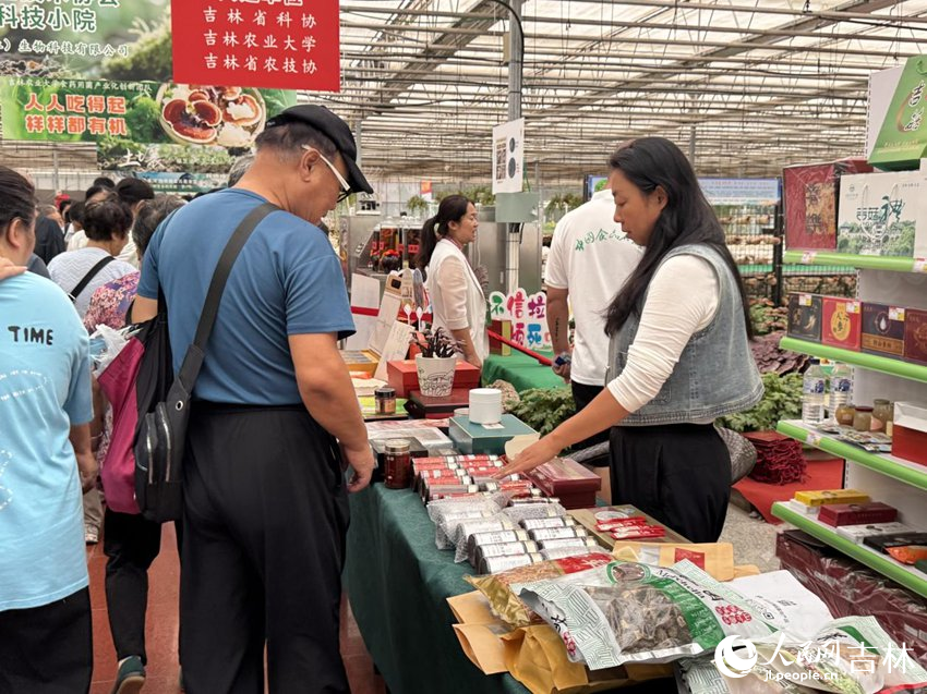 九游app入口：行进中国｜小菌菇的“七十二变”(图6)