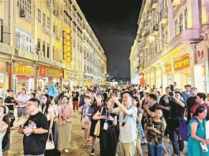 “活力中国调研行”聚焦“甜蜜经济” 感受社区新活力(图1)