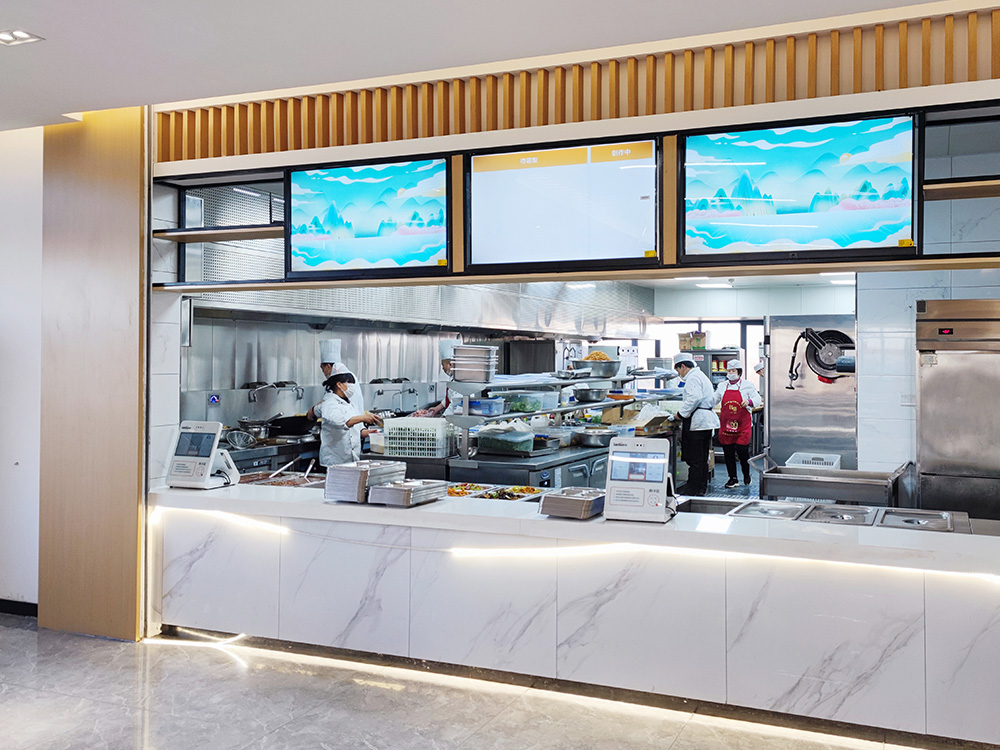 九游app入口：智能厨房设备：引领餐饮创新的科技力量(图1)