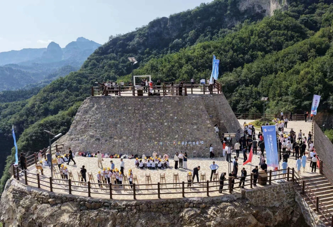 九游娱乐：赏百里画廊品山水人文 千年古城逐梦文旅“长红”——第九届河北省旅游产业发展大会邯郸市分会场观察(图3)