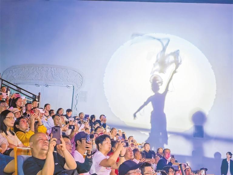 敦煌不老 花样绽放——乐动敦煌文旅产业综合体多元赋能铸就文化传承创新范本-新华网(图1)