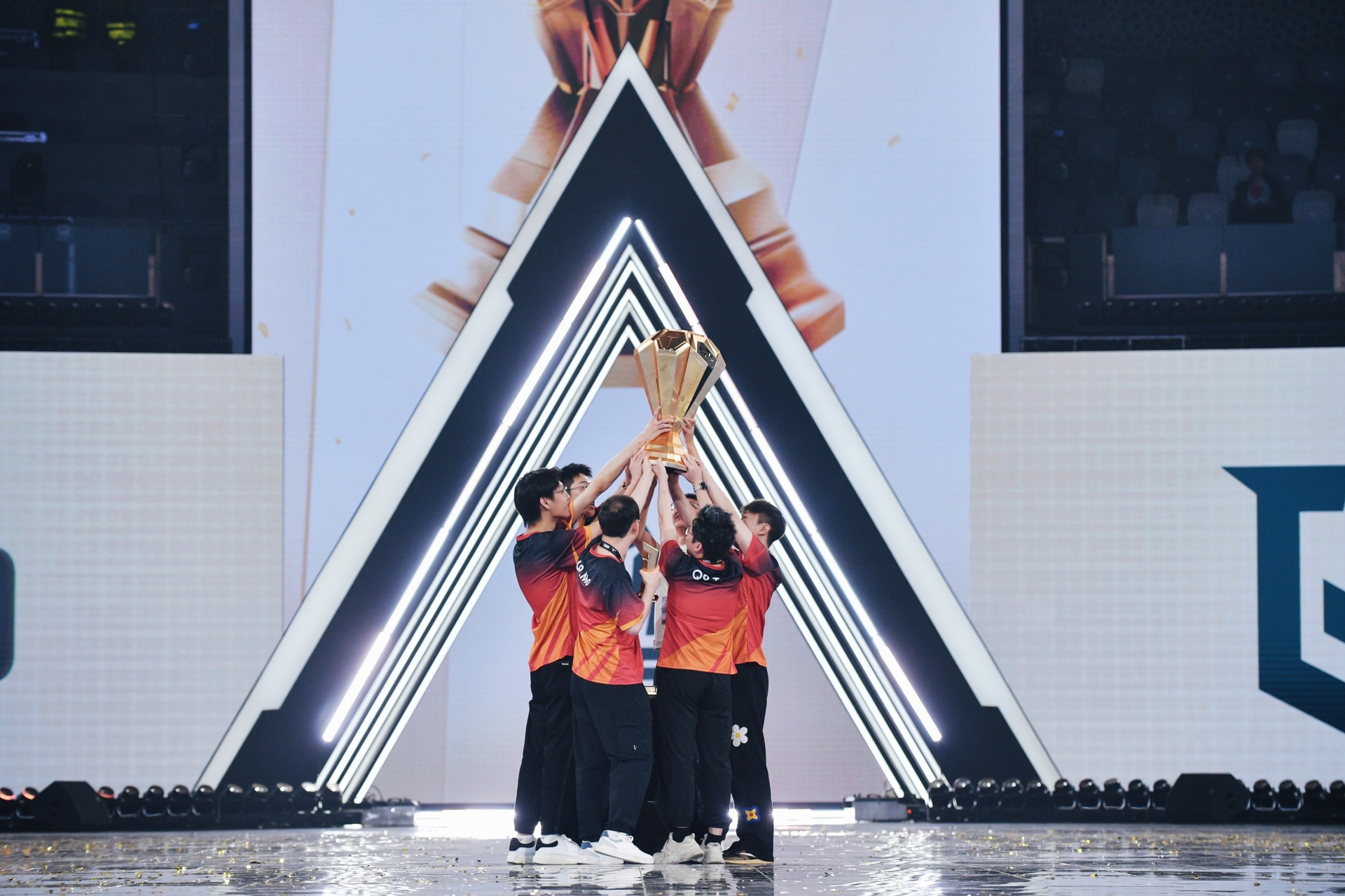 《三角洲行动》“烽火”燃至西湖 携手杭州打造“游戏+文旅”新体验(图3)