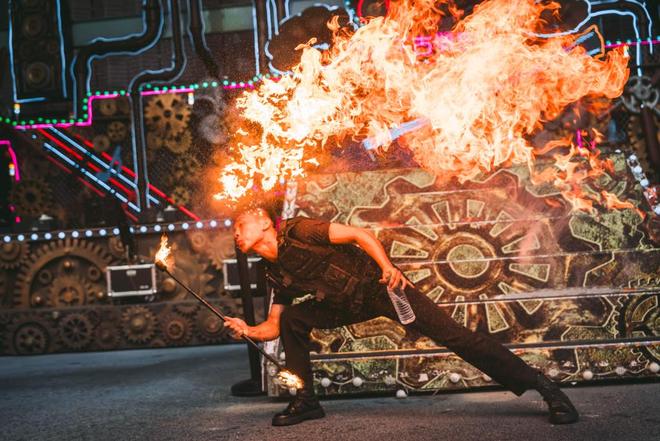 长假前四天上海接待游客超1500万人次“一江一河”水上游览受欢迎(图2)