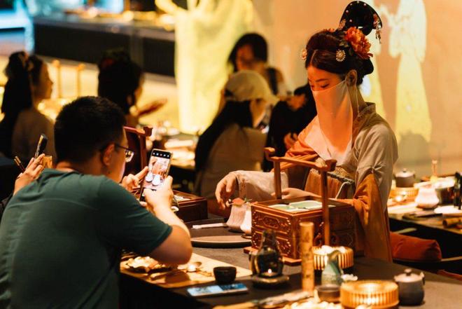 长假前四天上海接待游客超1500万人次“一江一河”水上游览受欢迎(图4)