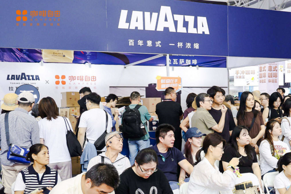 九游娱乐：咖啡自由咖啡机品牌多场景亮相 携手用户畅享智能新生活(图1)