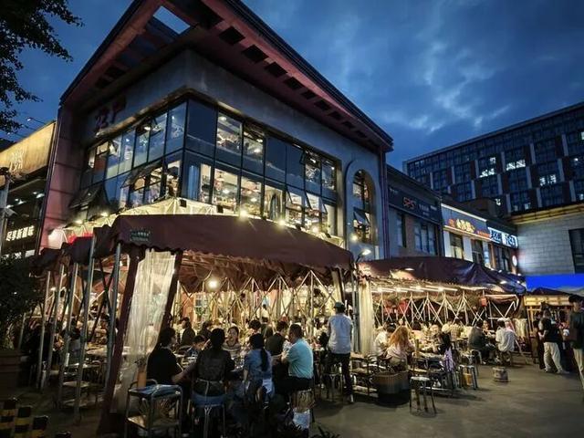 央媒关注！成都这三条街爆火！(图1)