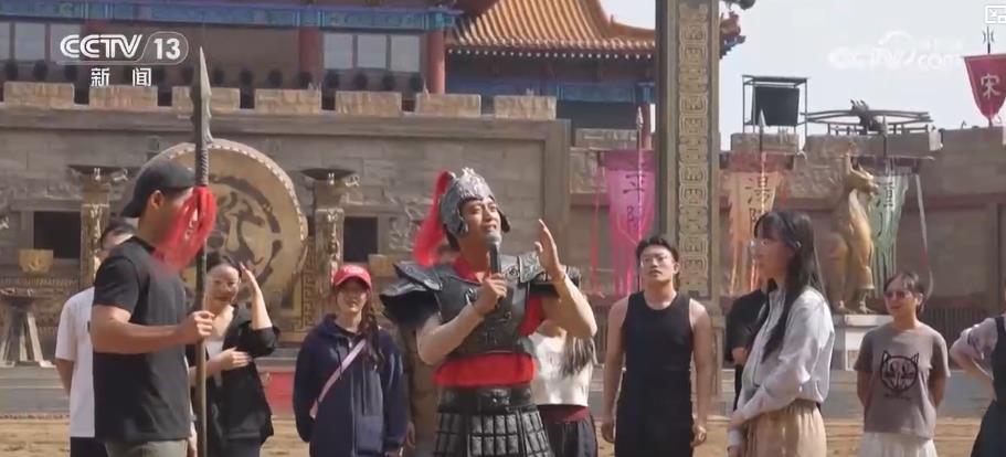 前三季度服务消费提质升级 “文旅融合+科技赋能”激活市场活力(图1)