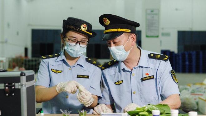 九游app入口：“十四五”答卷·食安篇｜“阳光厨房”更放心：从看不见到全透明(图3)