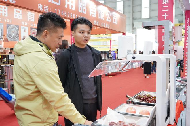 九游app入口：康比特智慧餐厅亮相2025博兴厨具节 智慧团餐新突破获多方认可！(图2)