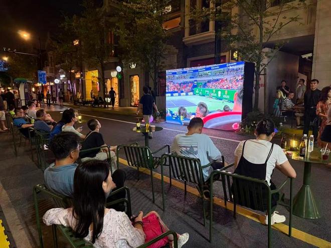 一艘“巨轮”创造的上海奇迹：3个月落地每天8万人打卡引爆一座城(图4)