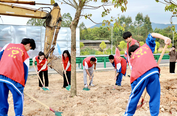 九游app入口：漳州台商投资区角美镇：文明新风拂古镇角美焕发新荣光(图4)