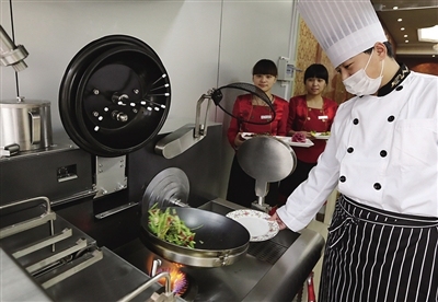 中国暂餐饮业智能化转型一线观察 科技赋能人间烟火(图1)