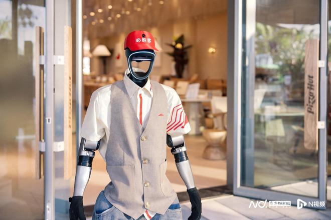 九游app入口：全国第4000家必胜客落子三亚湾智慧餐饮新体验迎海启幕(图2)