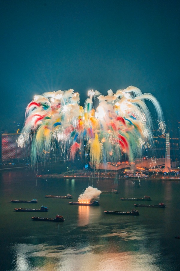 “焰遇重庆”跨年烟花秀定档 长寿湖畔共赴烟花之约(图2)