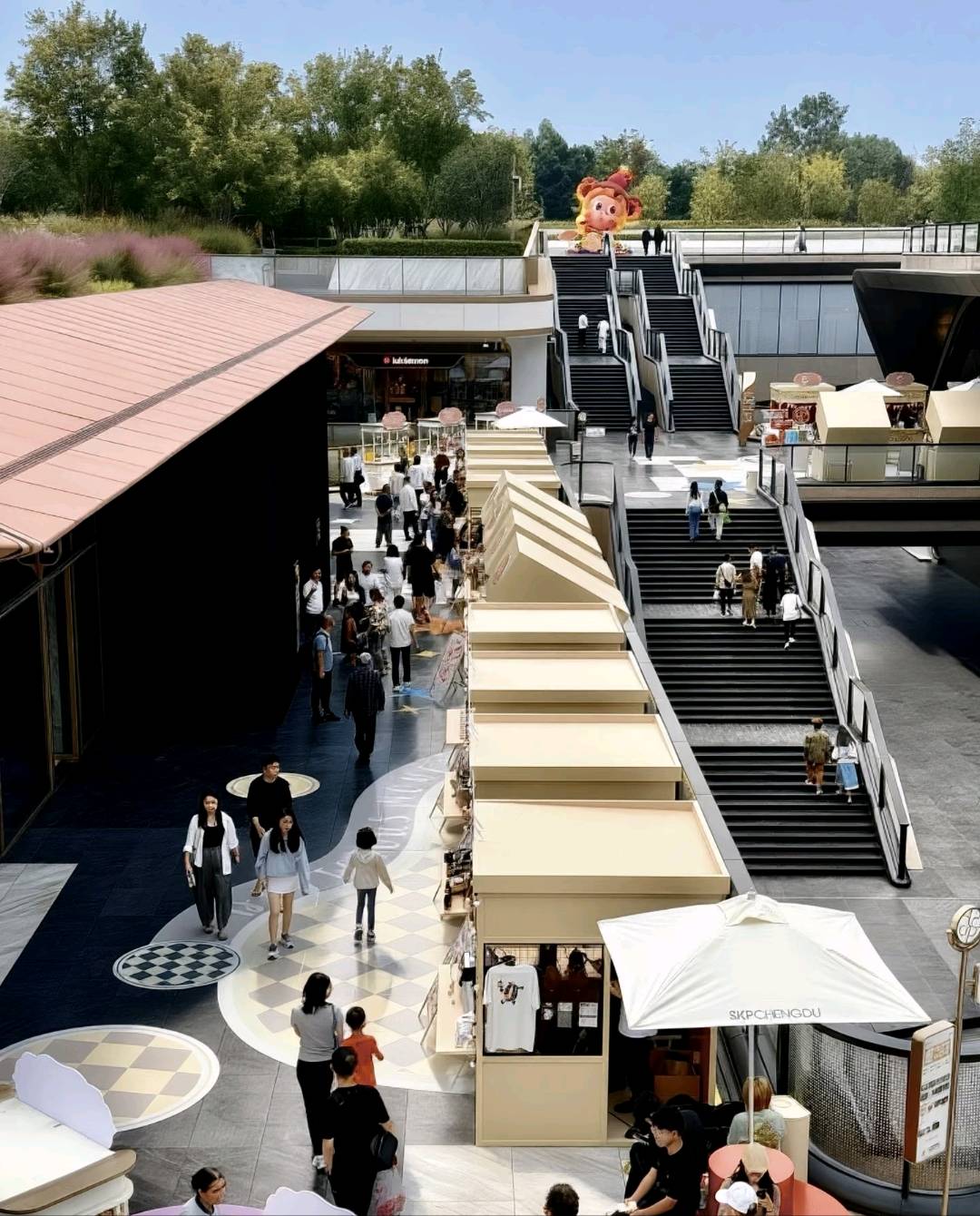 从“卖货”到“组局”成都商圈解锁潮流消费新范式(图2)