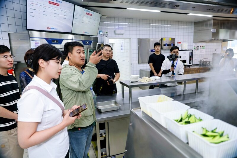 市政协委员常福曾：建议设计“寻味武汉”一日游(图1)