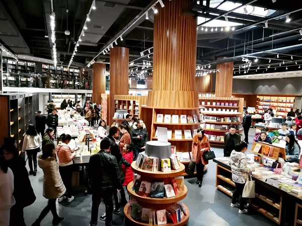 九游娱乐：深圳湾商圈新增消费新地标！深圳麦麦美术馆元旦启幕探索“餐饮+”融合新模式(图1)