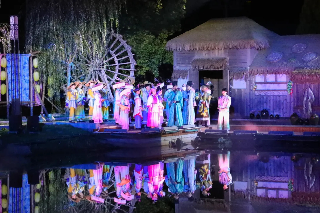 和“王安石”对诗、跟“曾巩”比字画……沉浸式体验“跟着才子游抚州”(图1)