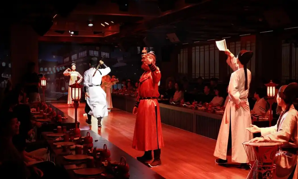 从用餐到入戏沪上沉浸式国风餐饮新春升温(图1)