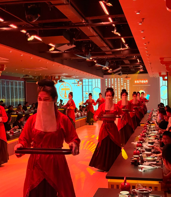 从用餐到入戏沪上沉浸式国风餐饮新春升温(图2)