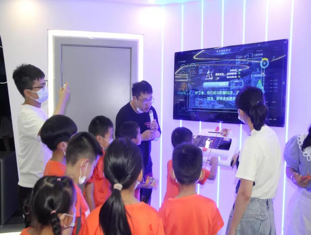 九游app入口：多媒体禁毒教育展厅设计 沉浸式禁毒体验馆建设 展厅解决方案(图1)