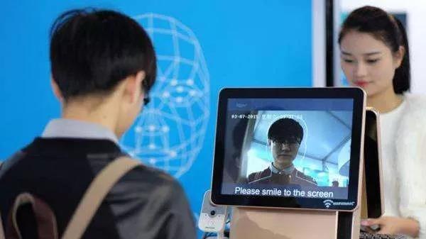 九游娱乐：2026年餐饮AI炒菜机器人：行业变革的催化剂与未来展望(图1)