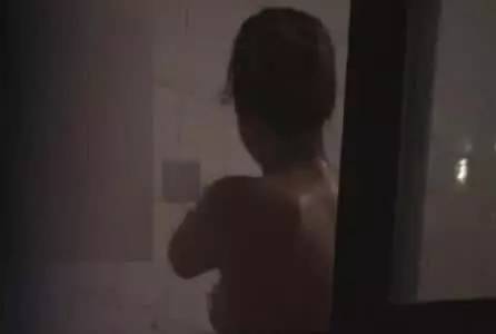 你床上的隐私画面可能正全球直播！激情视频被偷拍售卖！(图8)