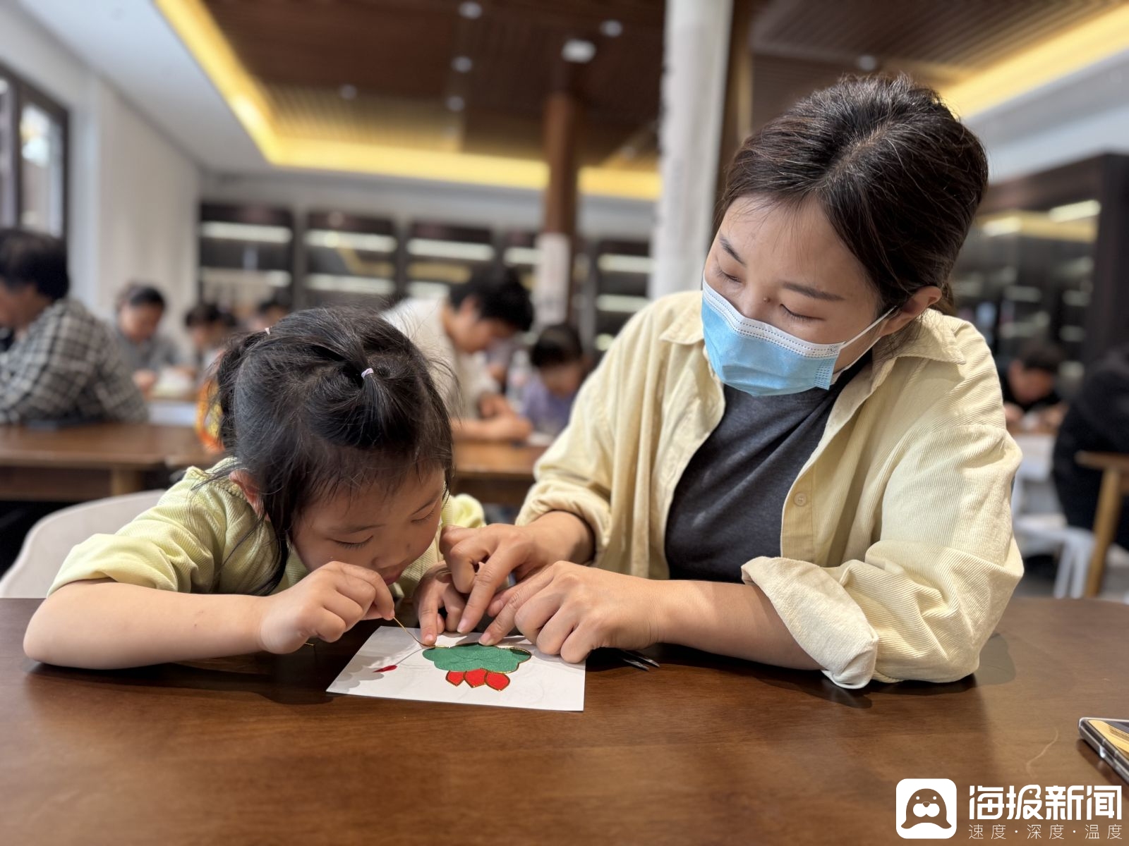 九游娱乐：“两河潮生×德州非遗”周末亲子创艺营首期启幕_大众网(图4)