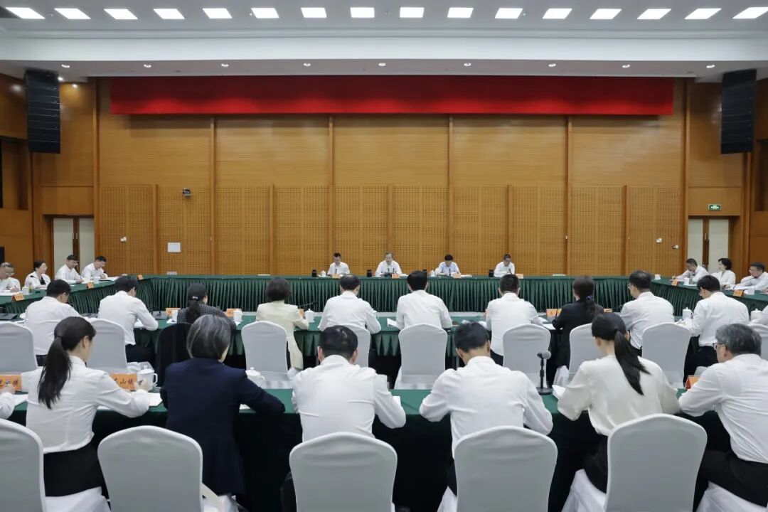 苏州市委书记范波调研吴中：太湖之滨的“绿色突围”(图1)