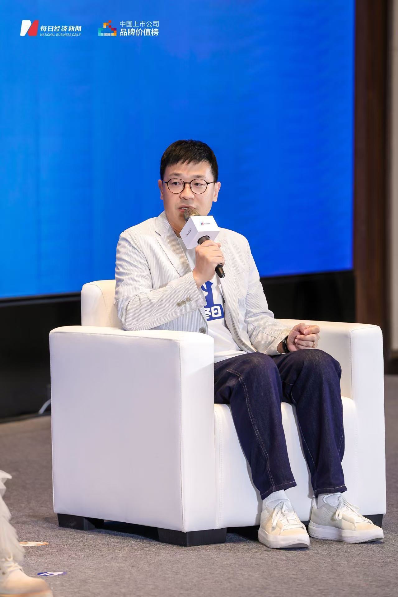 九游app入口：AI深入企业全流程、提效超六成两家上市公司高管却警示：护城河在技术之外(图3)