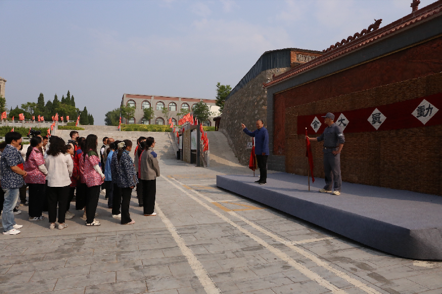 九游娱乐：“观剧+体验+研讨”长治市潞城区打造可触摸的红色教育课堂(图3)