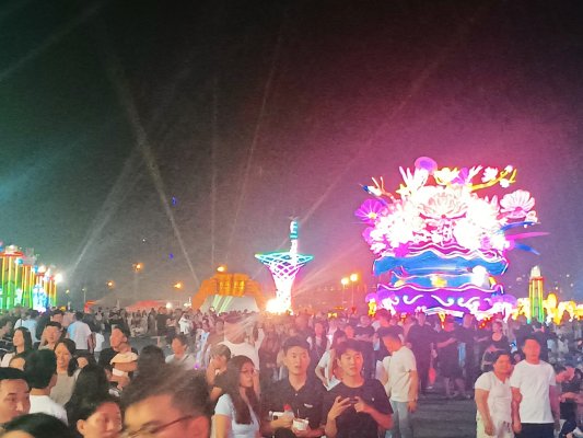 科技赋能文旅新场景｜数字光影、智慧服务解锁啤酒节全新沉浸式体验(图1)