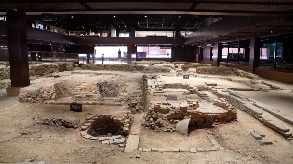 九游娱乐：新华视点丨夏日消费热潮涌动文旅绘就多彩暑期生活(图1)