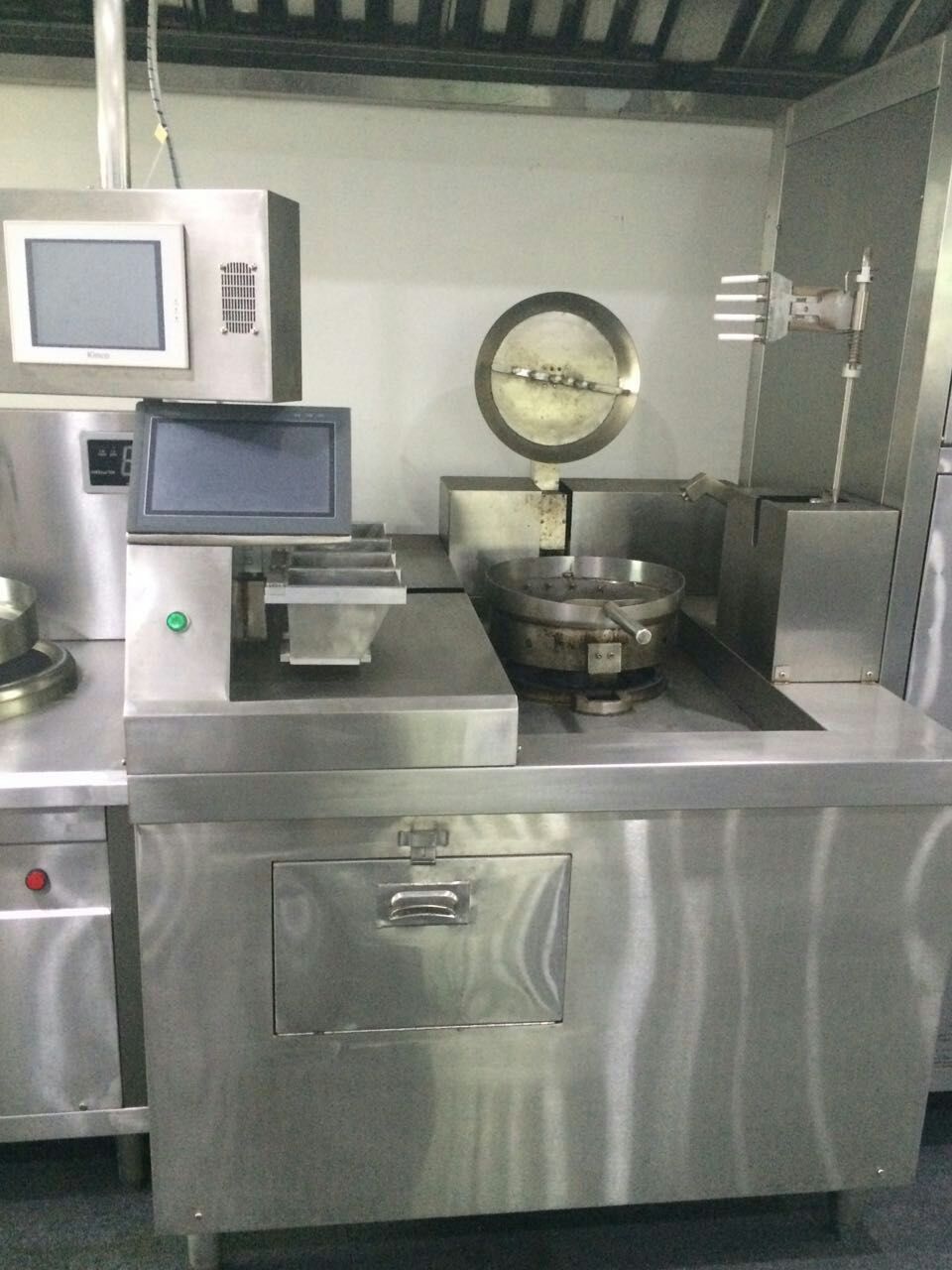 AI驱动厨电新增长：实地走访老板电器解码食神大模型的商业化落地逻辑(图1)