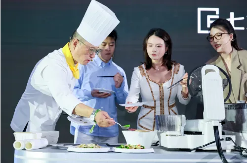 九游娱乐：京东正式发布七鲜大厨“家庭健康膳食执行官”来了(图2)