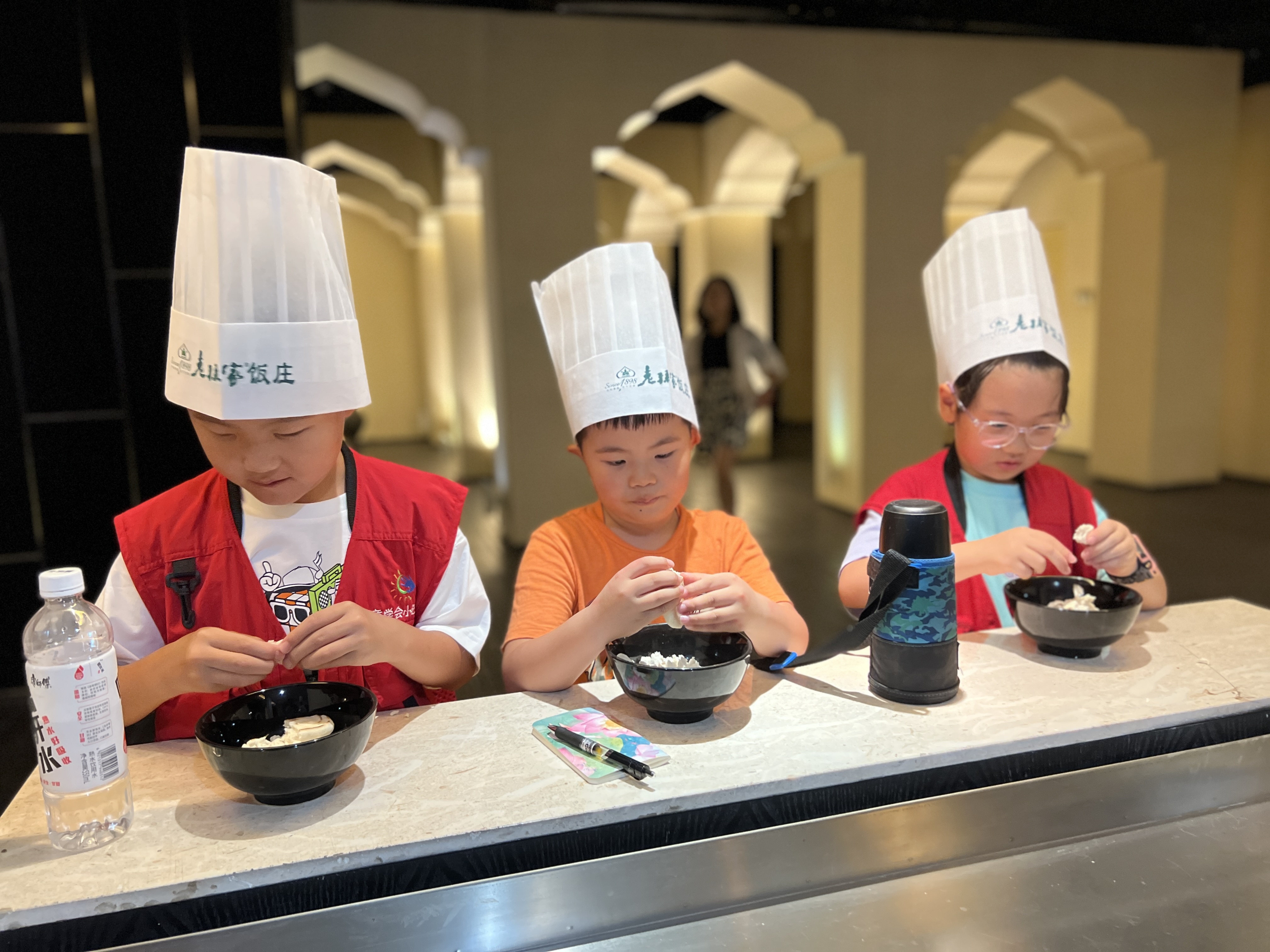 九游娱乐：织密师生饮食防护网(图1)
