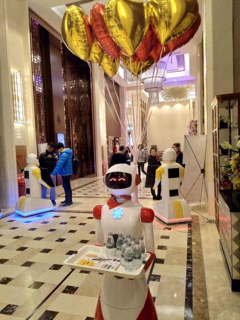 九游app入口：智能餐厅机器人好处机器人餐厅一台一键出餐省人力(图4)