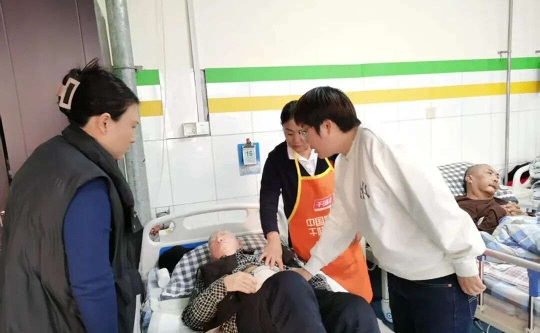 九游娱乐：一餐热饭、一张床位、一份尊严！大庆养老银龄答卷上写着大大的“暖”！(图9)